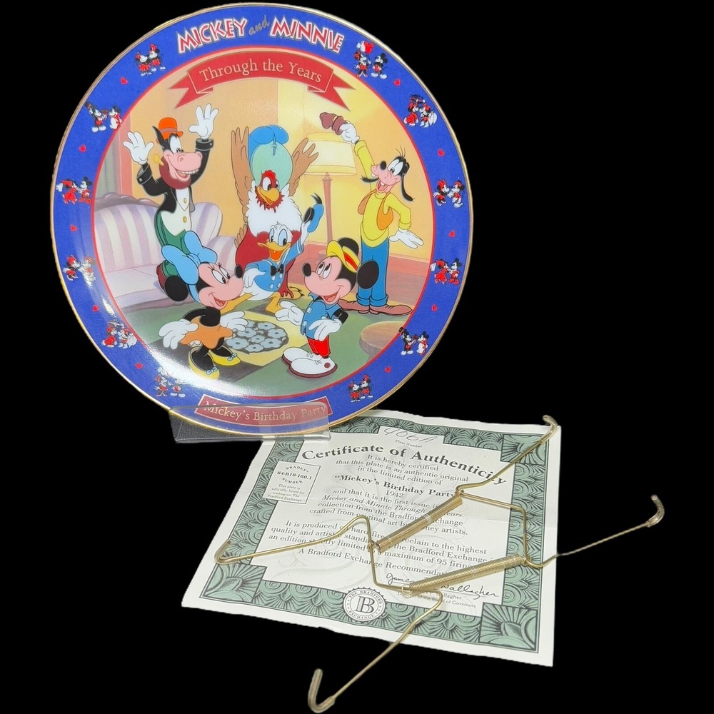 Mickey & Minnie Through The Years‎ Mickey's Birthday Party 1942 Plate COA 1994
